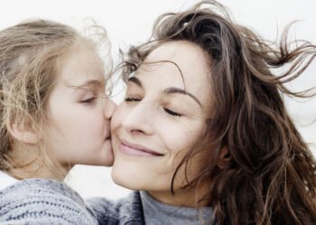 Kaip neperdegti stengiantis būti gera mama? Naudingi patarimai kiekvienai mamai!